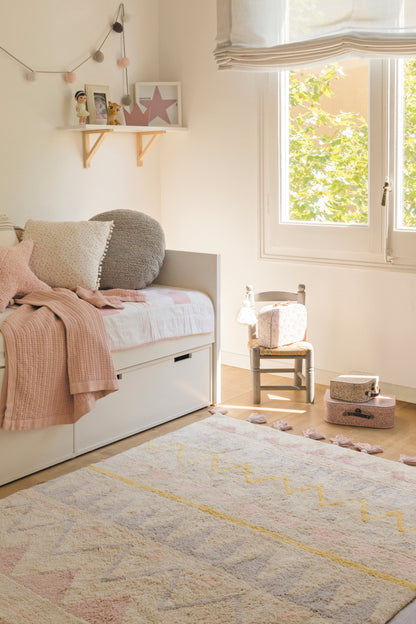 Azteca Washable Rug in Vintage Natural/Pink