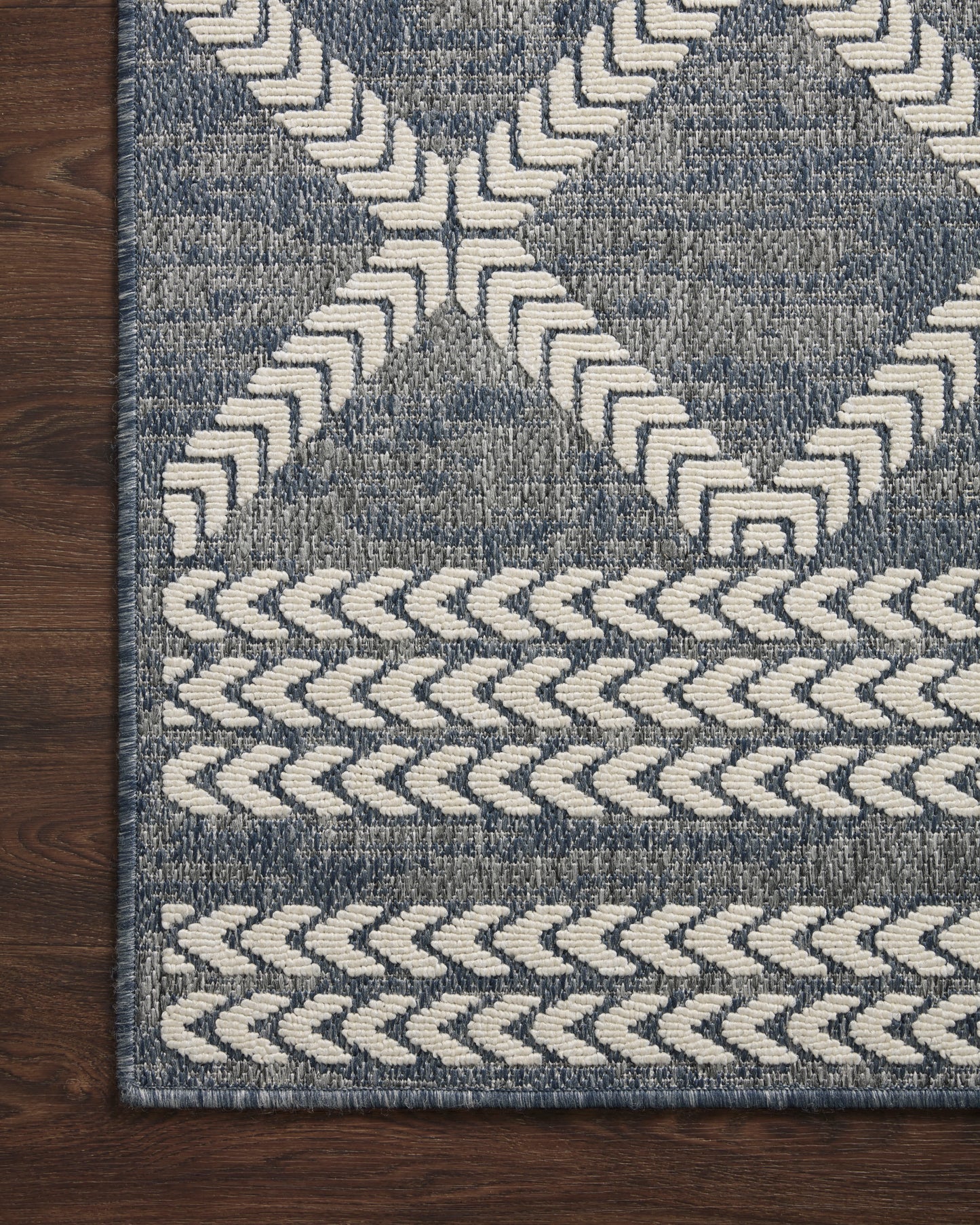 Colombus Rug in 05 Denim/Ivory