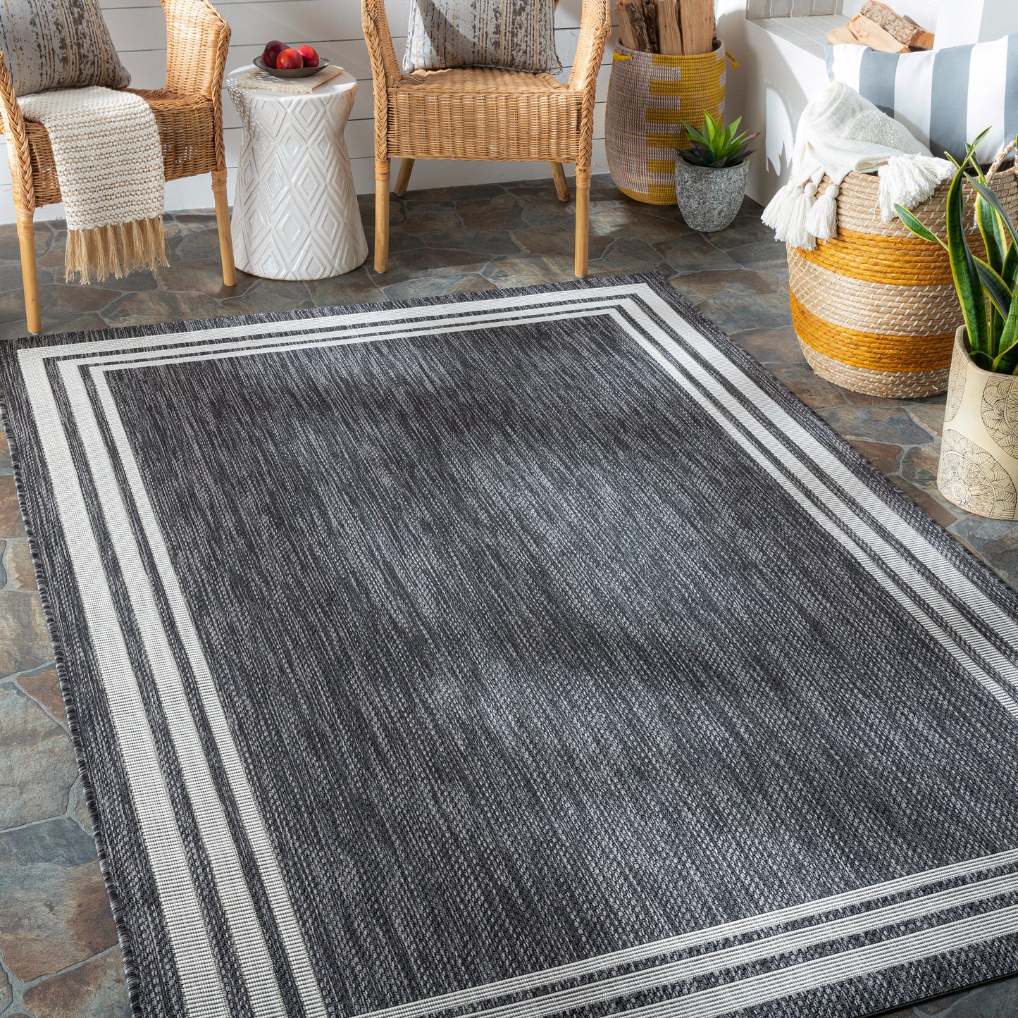 Sorrento Outdoor Rug in Black Border