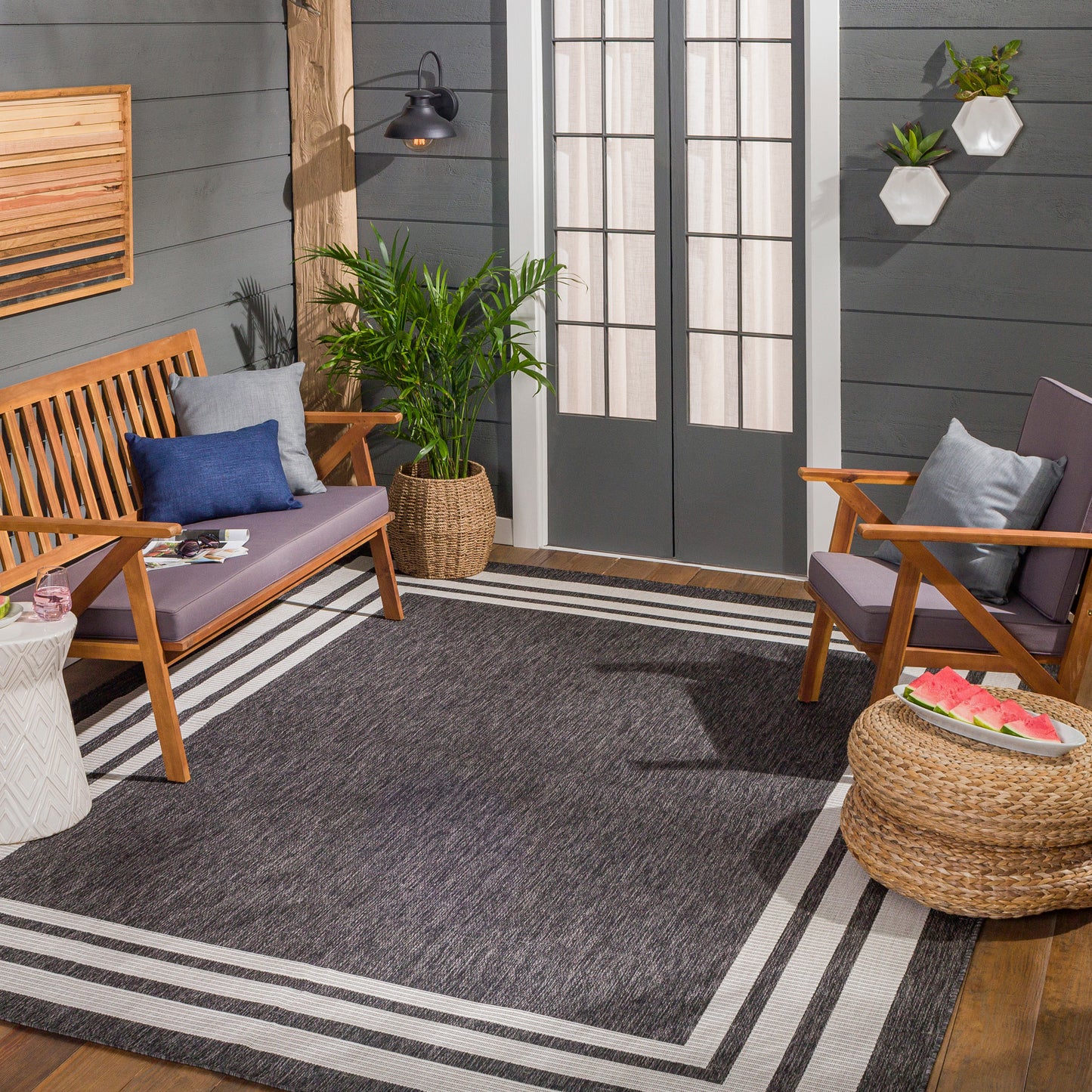 Sorrento Outdoor Rug in Black Border