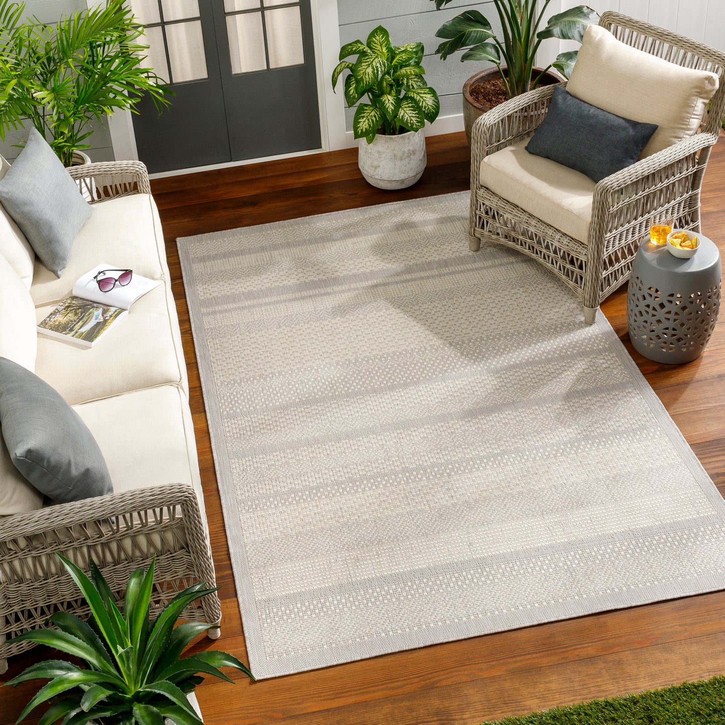 Camden Rug in Light Gray/Charcoal