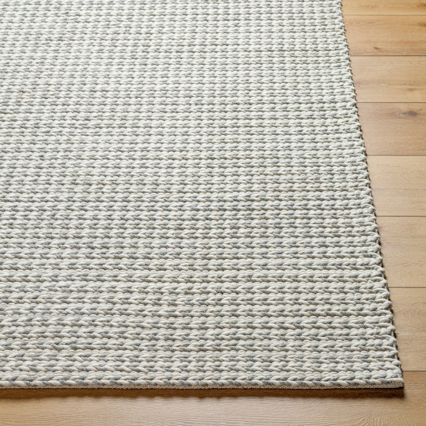 Sundance Rug in Grey/White