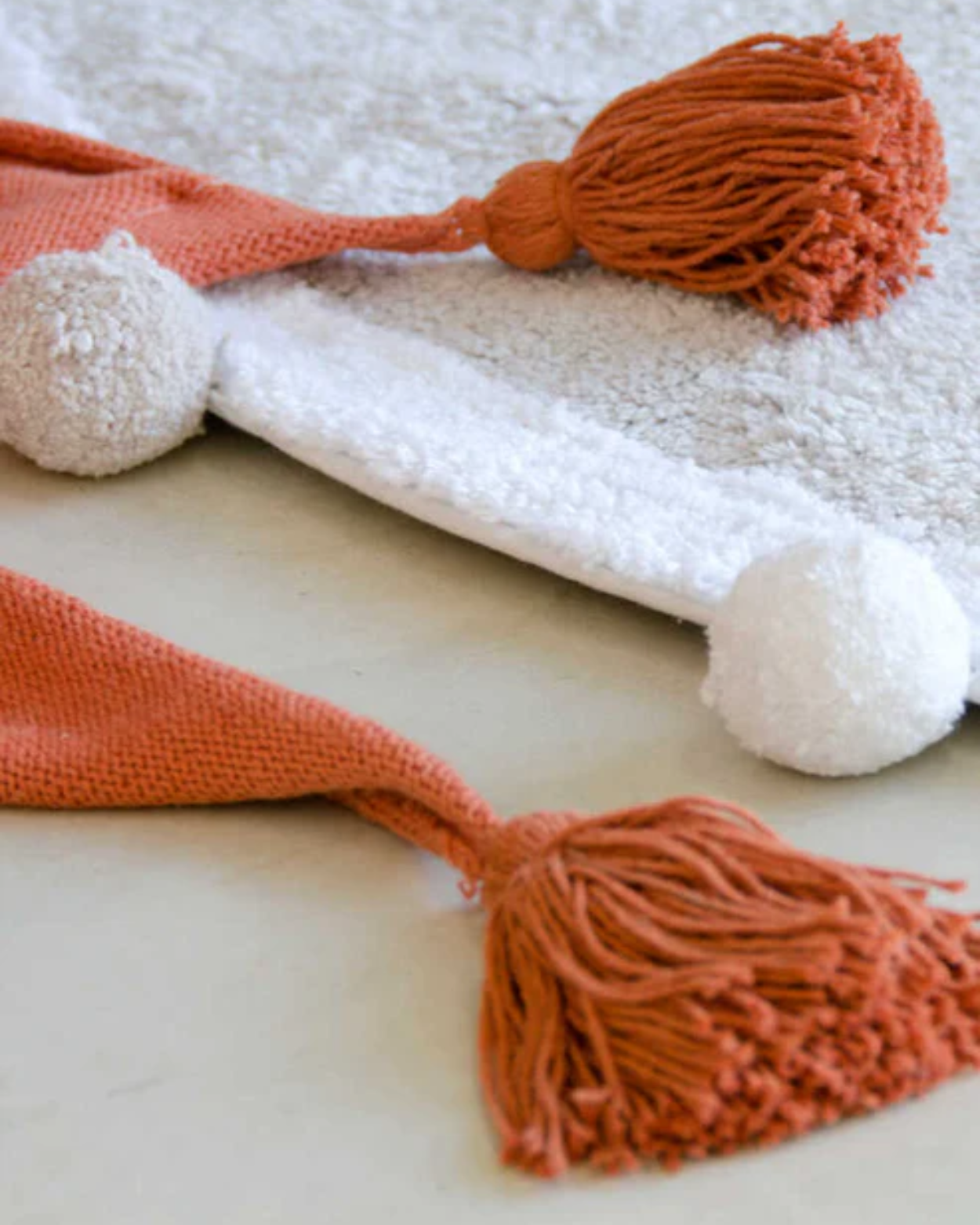 Washable Rug in Bubbly Light Grey (3)
