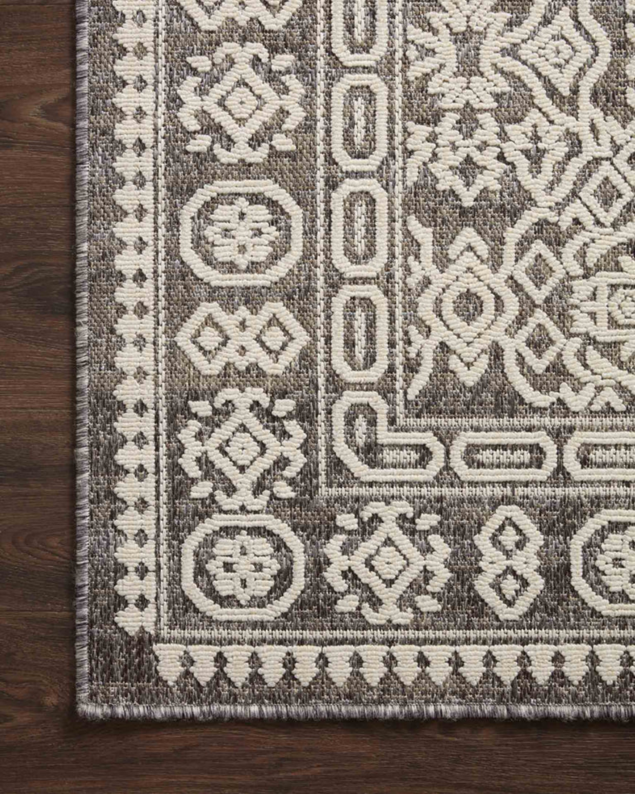 Colombus in PebbleIvory